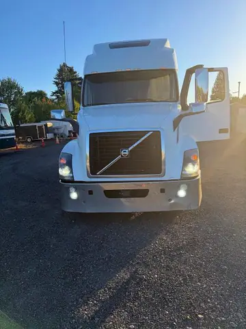2016 VOLVO VN VIN 4V4NC9EJ0GN931991 фото 2