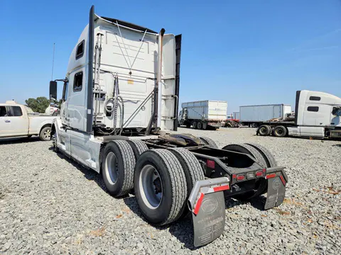 2016 Volvo Vnl (4) VIN 4V4NC9EJ1GN948699 фото 2