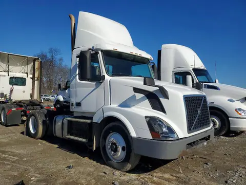 4V4N39TG0GN965520 — 2016 Volvo VNL, Естественный износ (Normal Wear), фото до ремонта