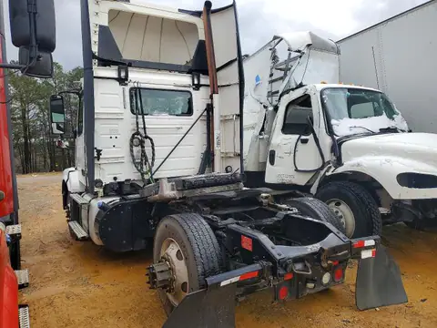 4V4N39TGXHN988031 — 2017 Volvo VNL, фото 3 с аукциона Copart 06.10.2026, Механические повреждения