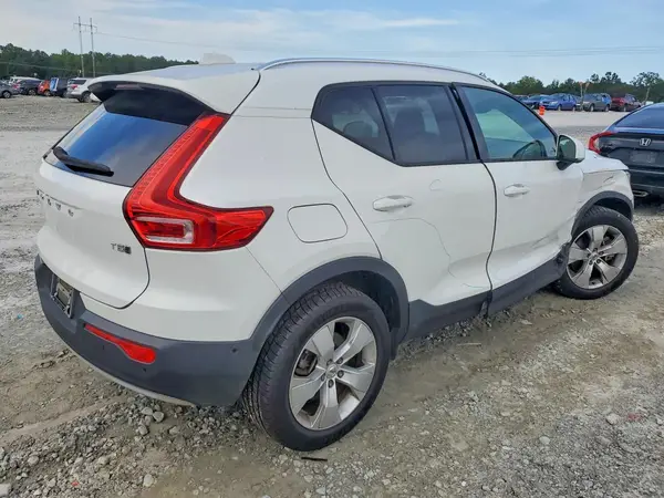 YV4162XZXK2005374 — 2019 Volvo XC40, фото 3 с аукциона Copart, Боковая часть