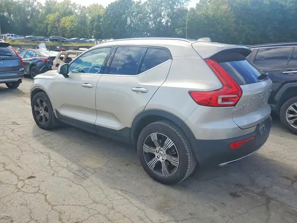 YV4162UL8K2074676 — 2019 Volvo XC40, фото 2 с аукциона Copart 01.10.2026, Передняя часть