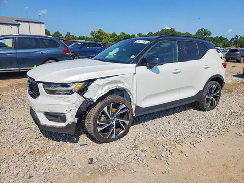 YV4162UM6L2245970 — 2020 Volvo XC40, Передняя часть (Front End), фото до ремонта