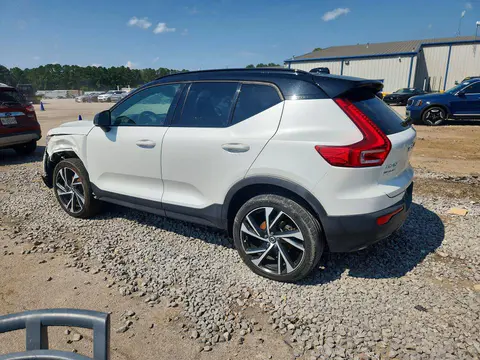 2020 VOLVO XC40 VIN YV4162UM6L2245970 фото 2