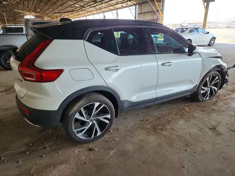 YV4162UM5L2348653 — 2020 Volvo XC40, фото 3 с аукциона Copart 30.09.2026, Передняя часть