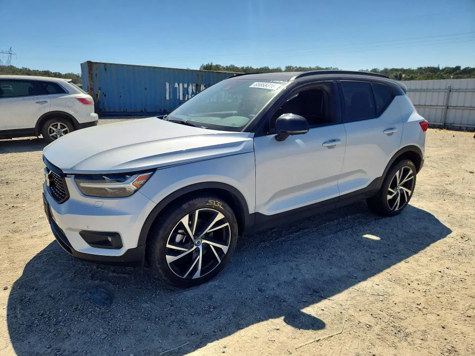 2021 Volvo XC40 VIN YV4162UMXM2605551 фото 1
