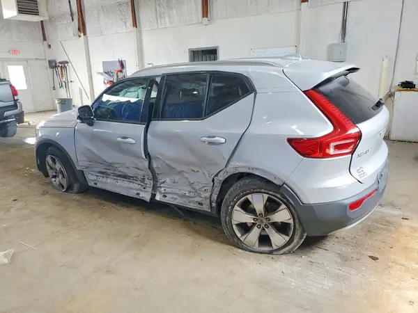 2021 VOLVO XC40 VIN YV4162UK1M2573216 фото 2