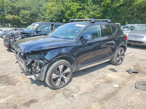 YV4ED3UR4M2541631 — 2021 Volvo XC40, Передняя часть (Front End), фото до ремонта