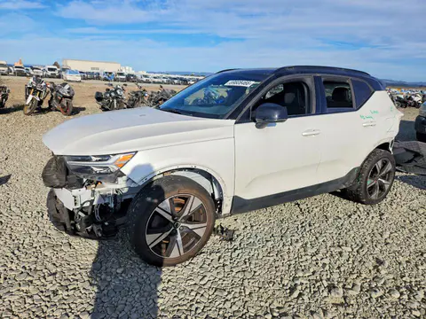 YV4ED3UR2M2573817 — 2021 Volvo XC40, Передняя часть (Front End), фото до ремонта