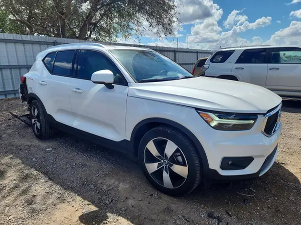 YV4162UK0M2549067 — 2021 Volvo XC40, фото 4 с аукциона Copart, Боковая часть
