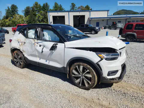 YV4ED3UR8M2544600 — 2021 Volvo XC40, фото 4 с аукциона Copart, Боковая часть