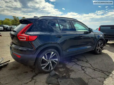 YV4162UM9M2563308 — 2021 Volvo XC40, фото 3 с аукциона Copart, Передняя часть