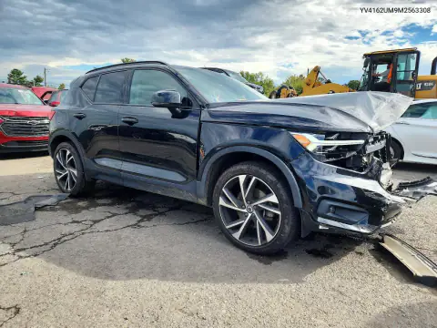YV4162UM9M2563308 — 2021 Volvo XC40, фото 4 с аукциона Copart, Передняя часть