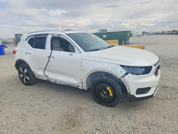 YV4AC2HK8N2721642 — 2022 Volvo XC40, фото 4 с аукциона Copart, Боковая часть