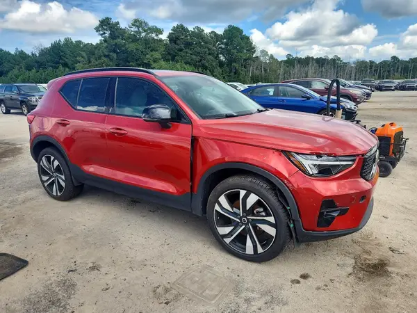 YV4L12UW1P2102388 — 2023 Volvo XC40, фото 4 с аукциона Copart, Передняя часть