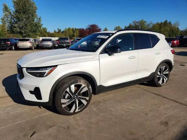 YV4L12UX4P2101969 — 2023 Volvo XC40, Боковая часть (Side), фото до ремонта