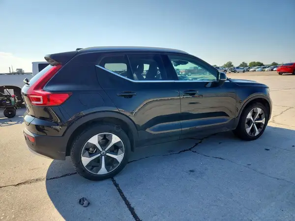 YV4L12UN6P2926135 — 2023 Volvo XC40, фото 3 с аукциона Copart, Подтопление