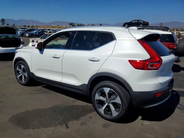 YV4L12UJ0S2509096 — 2025 Volvo XC40, фото 2 с аукциона Copart 14.10.2026, Ходовая часть