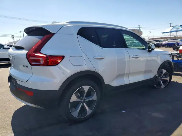 YV4L12UJ0S2509096 — 2025 Volvo XC40, фото 3 с аукциона Copart 14.10.2026, Ходовая часть