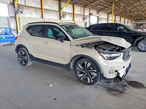 2025 VOLVO XC40 VIN YV4L12UC7S2457659 фото 4