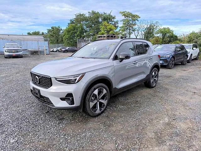 2026 VOLVO XC40 VIN YV4L12UC5T2790699 фото 1