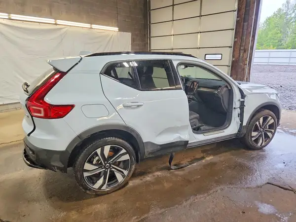 YV4L12UC0T2785300 — 2026 Volvo XC40, фото 3 с аукциона Copart 28.09.2026, Боковая часть