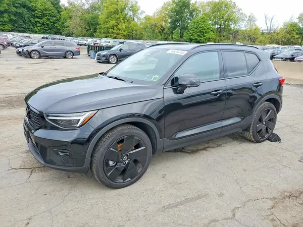YV4L12UD1T2696635 — 2026 Volvo XC40, Подтопление (Water/Flood), фото до ремонта