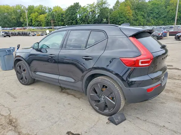 YV4L12UD1T2696635 — 2026 Volvo XC40, фото 2 с аукциона Copart, Подтопление