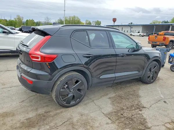 YV4L12UD1T2696635 — 2026 Volvo XC40, фото 3 с аукциона Copart, Подтопление