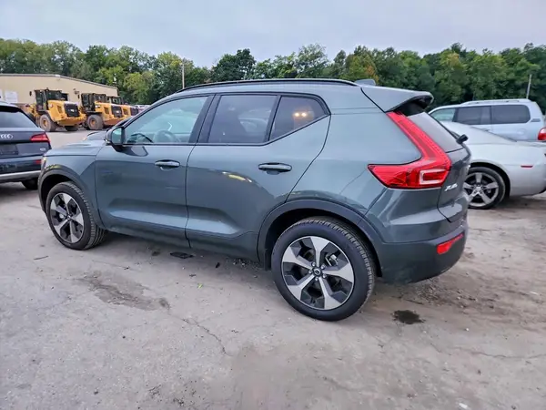 YV4L12UJ5T2818693 — 2026 Volvo XC40, фото 2 с аукциона Copart 01.10.2026, Подтопление