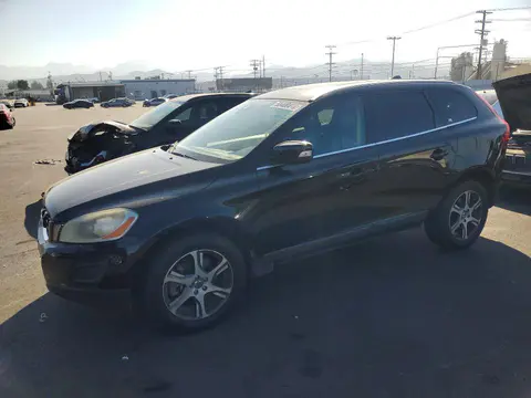 YV4902DZ2D2449599 — 2013 Volvo XC60, Мелкие вмятины и царапины (Minor Dent/Scratches), фото до ремонта