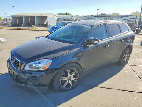 YV4902DZXD2415393 — 2013 Volvo XC60, Передняя часть (Front End), фото до ремонта