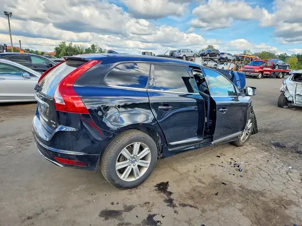 2016 VOLVO XC60 VIN YV4902RK3G2845928 фото 3