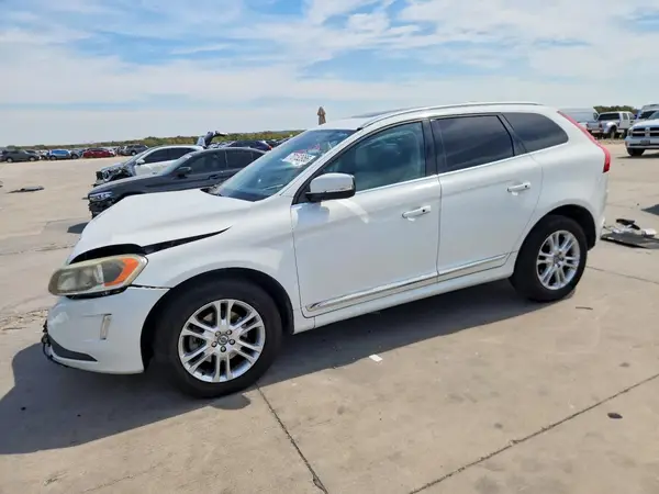 YV440MDK4G2867630 — 2016 Volvo XC60, Передняя часть (Front End), фото до ремонта