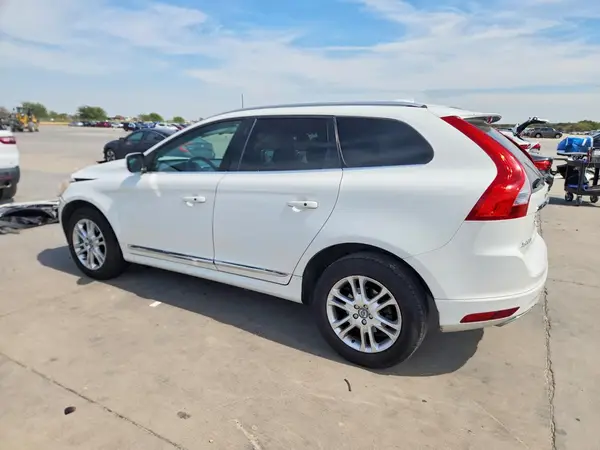 YV440MDK4G2867630 — 2016 Volvo XC60, фото 2 с аукциона Copart, Передняя часть