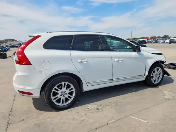YV440MDK4G2867630 — 2016 Volvo XC60, фото 3 с аукциона Copart, Передняя часть