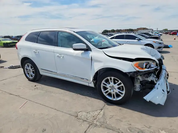 YV440MDK4G2867630 — 2016 Volvo XC60, фото 4 с аукциона Copart, Передняя часть