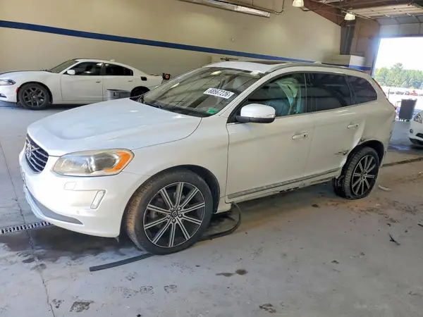 YV449MRU3H2122630 — 2017 Volvo XC60, Задняя часть (Rear End), фото до ремонта