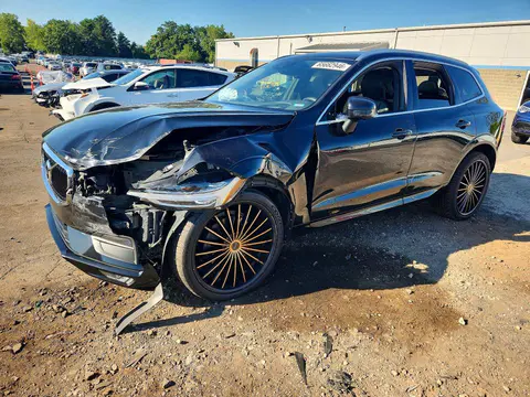 YV4A22RK9J1033912 — 2018 Volvo XC60, Передняя часть (Front End), фото до ремонта