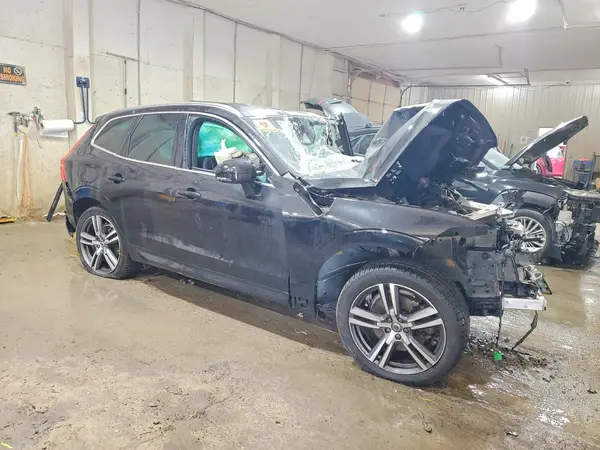LYVA22RK0JB074005 — 2018 Volvo XC60, фото 4 с аукциона Copart, Передняя часть