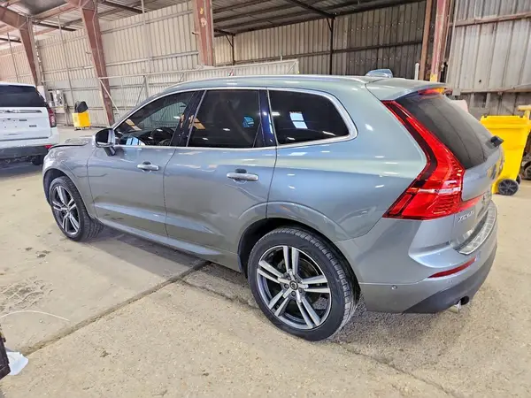 YV4102RK8J1065143 — 2018 Volvo XC60, фото 2 с аукциона Copart, Передняя часть