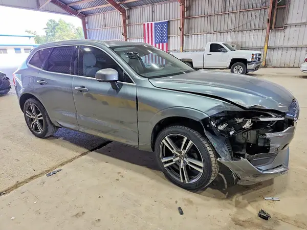 YV4102RK8J1065143 — 2018 Volvo XC60, фото 4 с аукциона Copart, Передняя часть