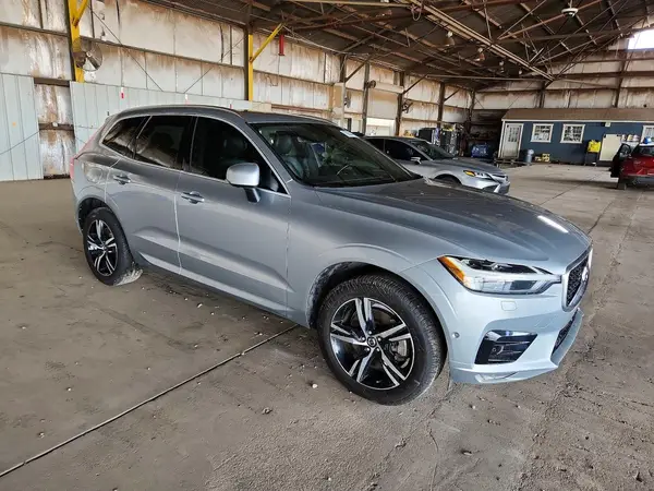 YV4A22RM8J1031067 — 2018 Volvo XC60, фото 4 с аукциона Copart, Мелкие вмятины и царапины