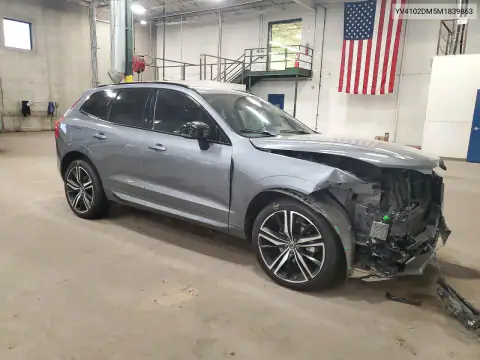 YV4102DM5M1839863 — 2021 Volvo XC60, фото 4 с аукциона Copart, Передняя часть