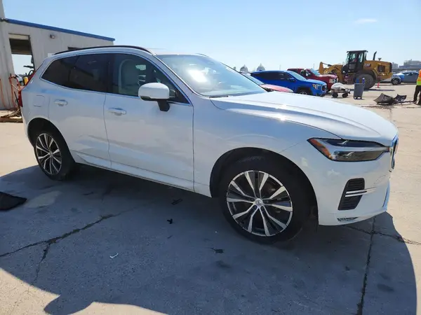 YV4L12DK1N1951680 — 2022 Volvo XC60, фото 4 с аукциона Copart, Подтопление