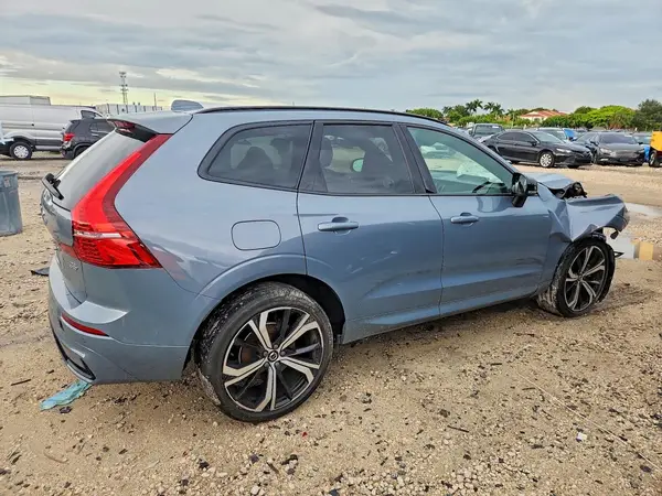 YV4L12DM3N1003444 — 2022 Volvo XC60, фото 3 с аукциона Copart, Передняя часть