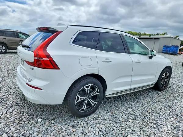 YV4L12RKXN1988204 — 2022 Volvo XC60, фото 3 с аукциона Copart, Мелкие вмятины и царапины