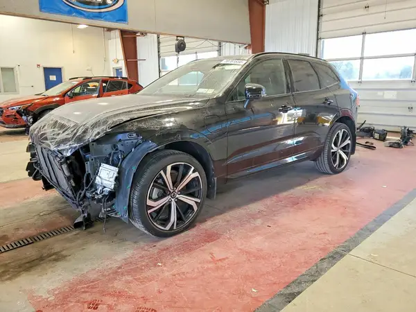 YV4H60DMXR1711093 — 2024 Volvo XC60, Передняя часть (Front End), фото до ремонта