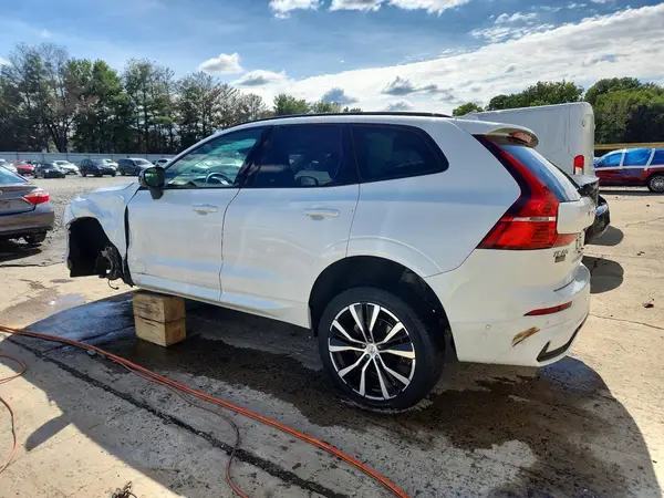 YV4M12RC3S1183010 — 2025 Volvo XC60, фото 2 с аукциона Copart, Передняя часть