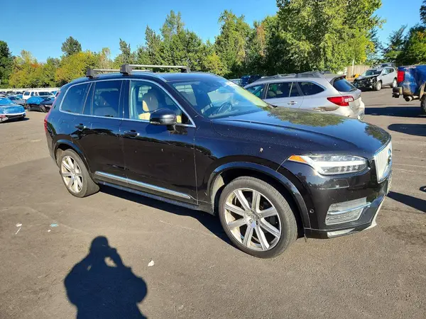 YV4A22PL8G1000999 — 2016 Volvo XC90, фото 4 с аукциона Copart, Боковая часть